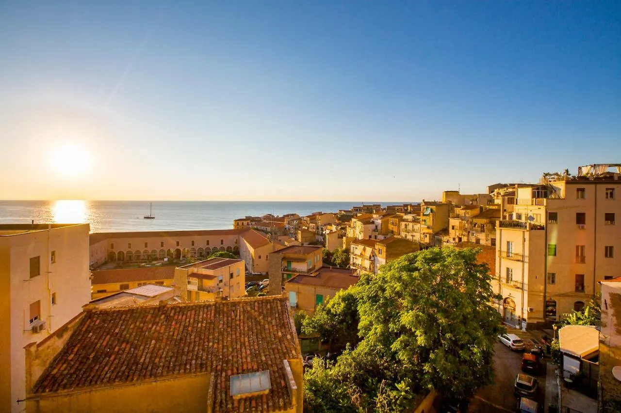 Cefalu Charme E Chic Suites Apartment
