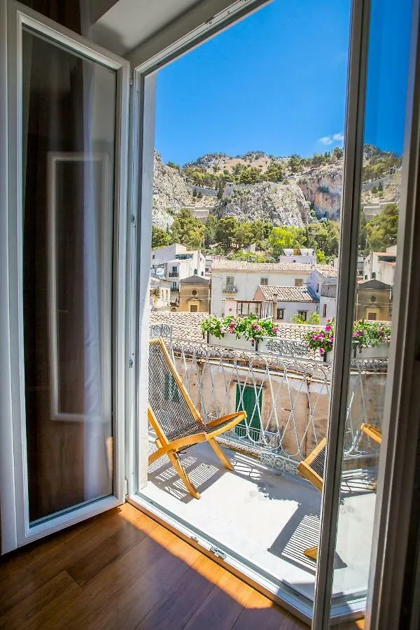 Cefalu Charme E Chic Suites 0*,  İtalya